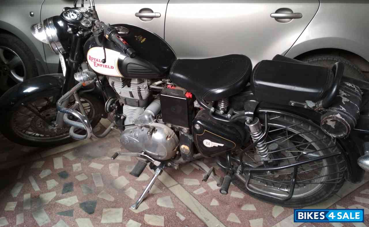 Black Royal Enfield Classic 350