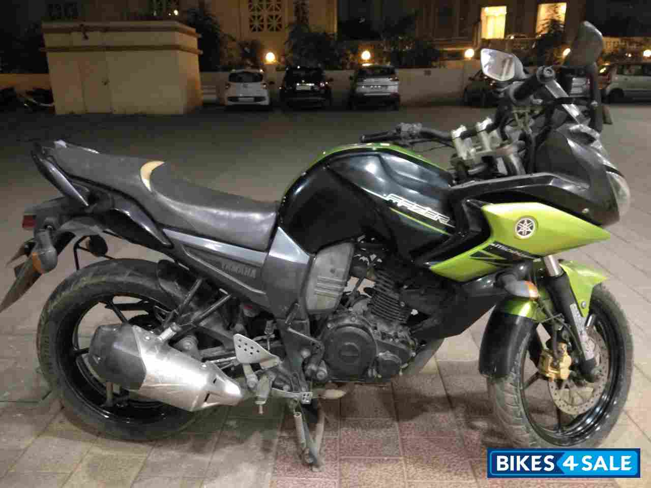 Black And Green Yamaha Fazer