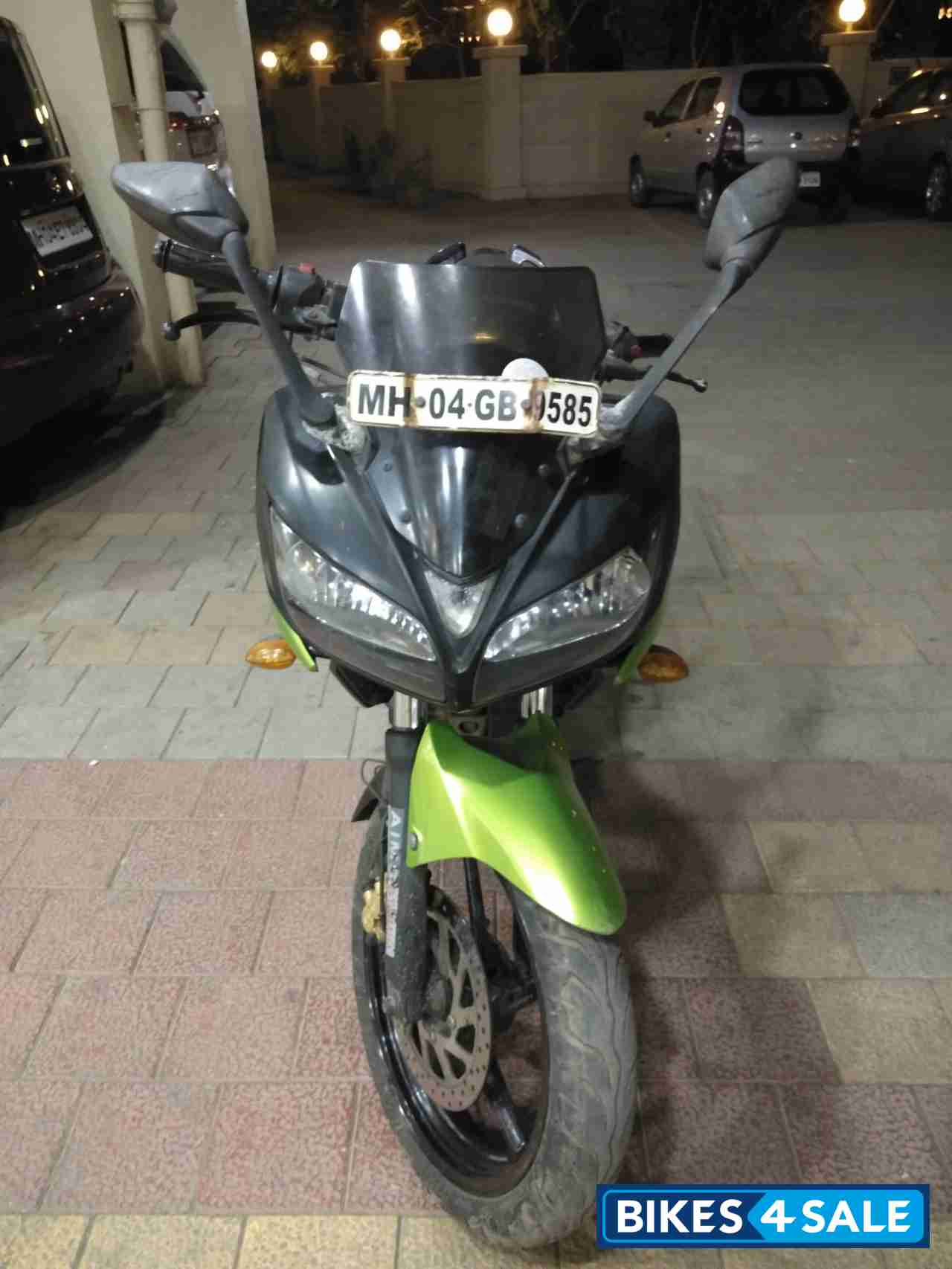 Black And Green Yamaha Fazer