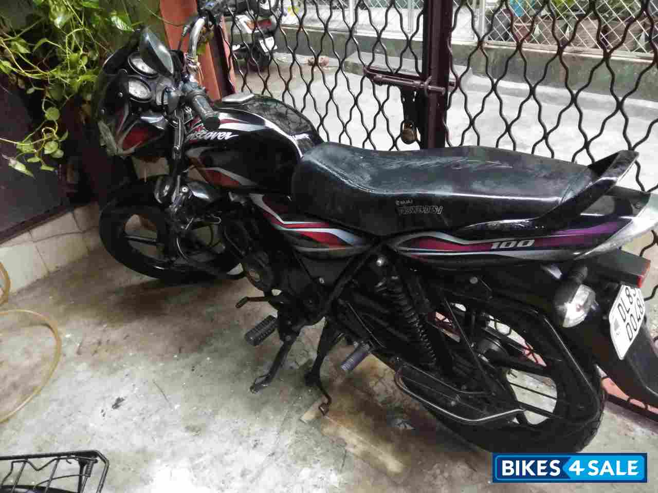 Black-redm Bajaj Discover 100 DTS-Si