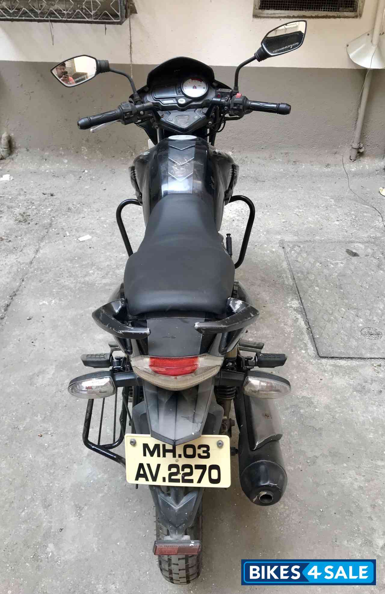 Black TVS Apache RTR 180