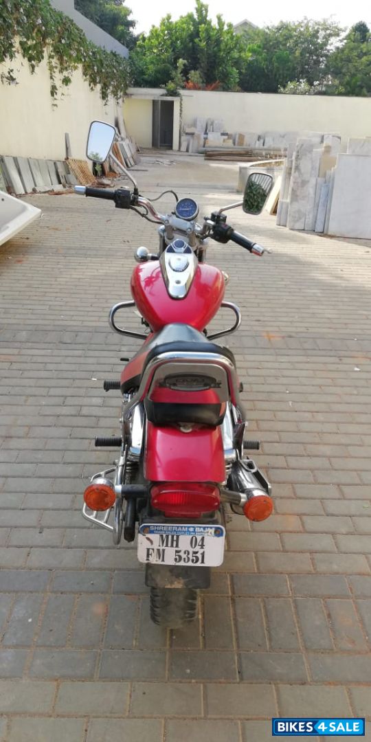 Red Bajaj Avenger 220 DTS-i Red Bajaj Avenger 220 DTS-i