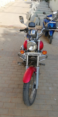 Red Bajaj Avenger 220 DTS-i