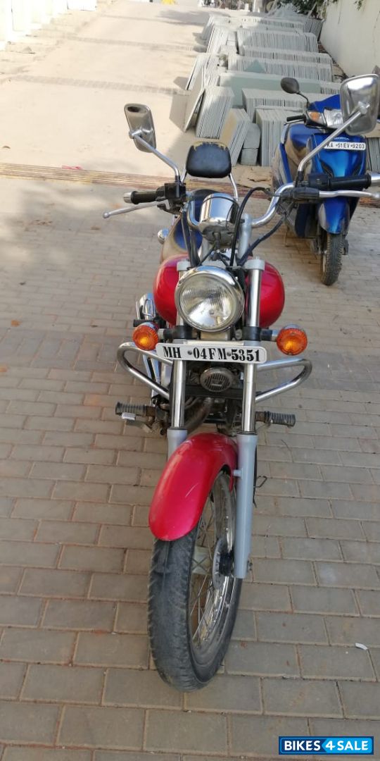 Red Bajaj Avenger 220 DTS-i Red Bajaj Avenger 220 DTS-i