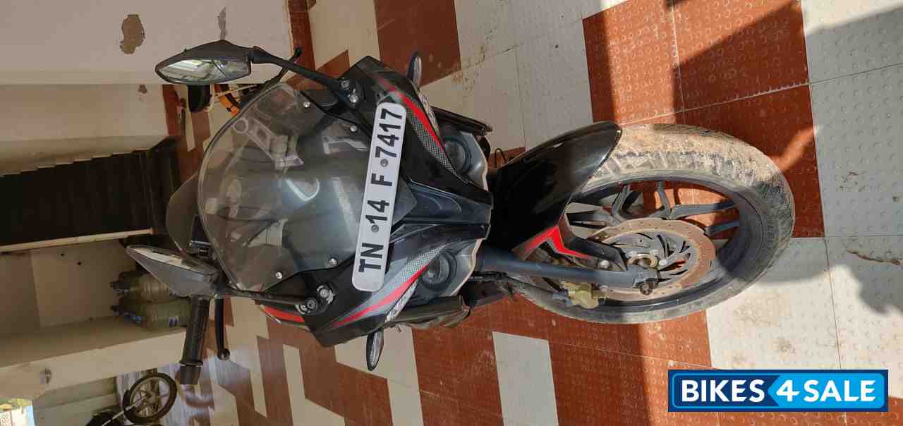 Black Bajaj Pulsar RS 200