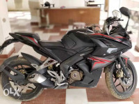 Black Bajaj Pulsar RS 200