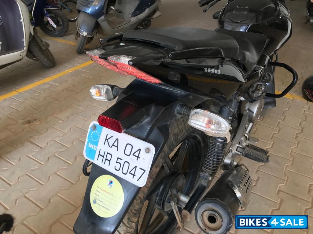 Black Bajaj Pulsar 180 DTSi Black Bajaj Pulsar 180 DTSi