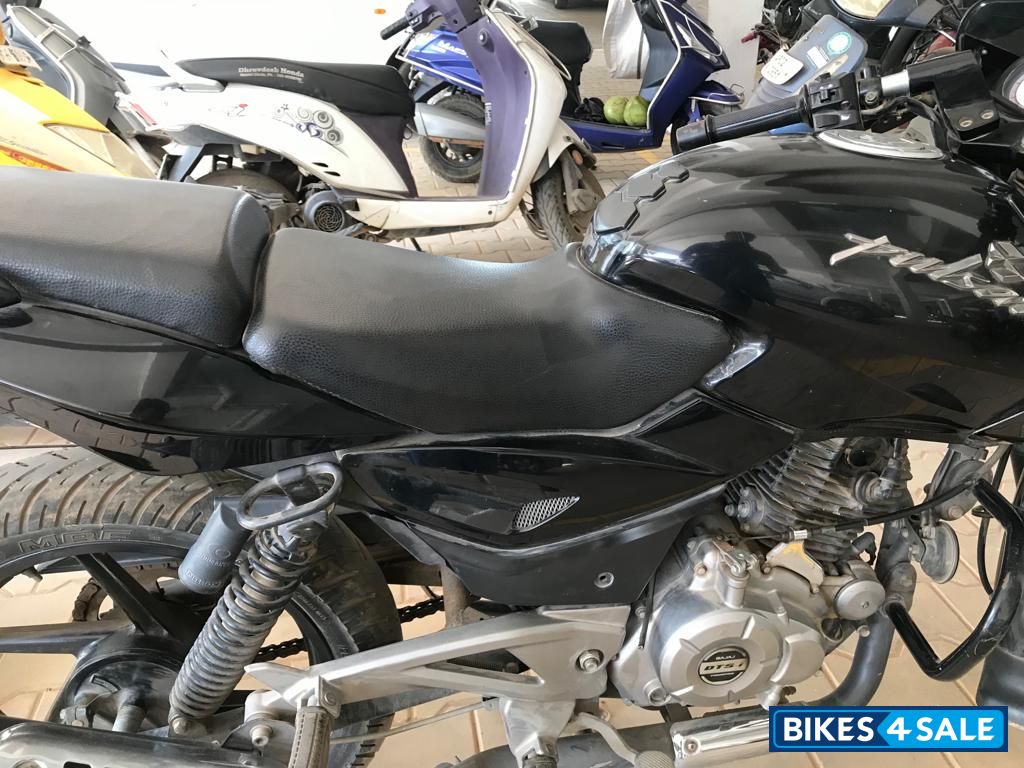 Black Bajaj Pulsar 180 DTSi Black Bajaj Pulsar 180 DTSi