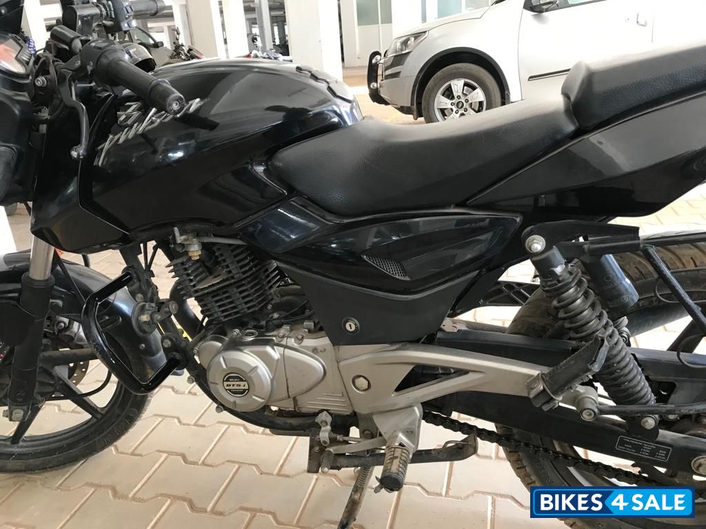 Black Bajaj Pulsar 180 DTSi Black Bajaj Pulsar 180 DTSi