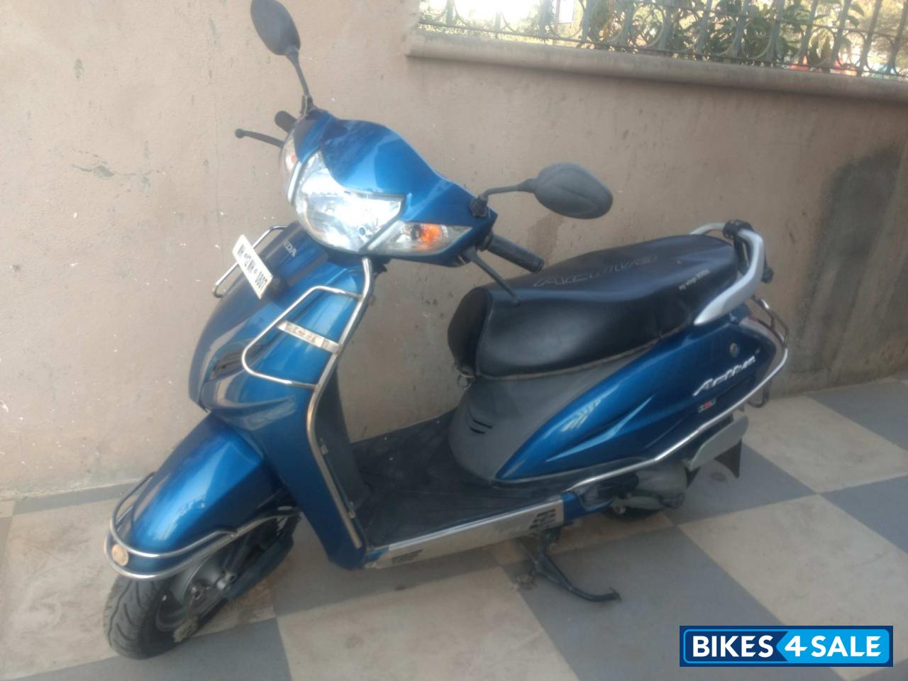 Mettallic Blue Honda Activa i
