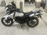 White TVS Apache RTR 160