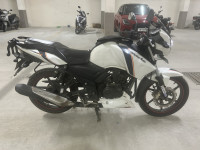 White TVS Apache RTR 160