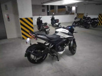 White Bajaj Pulsar 200 NS