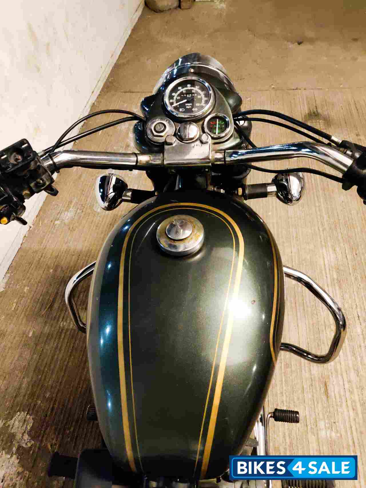 Metallic Green Royal Enfield Bullet 500