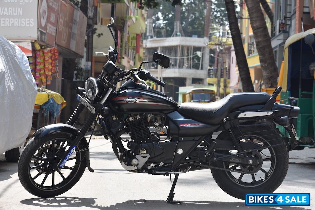 Black Bajaj Avenger Street 220