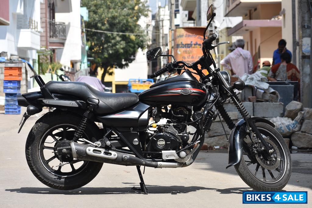 Black Bajaj Avenger Street 220 Black Bajaj Avenger Street 220