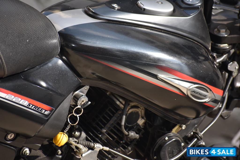 Black Bajaj Avenger Street 220 Black Bajaj Avenger Street 220