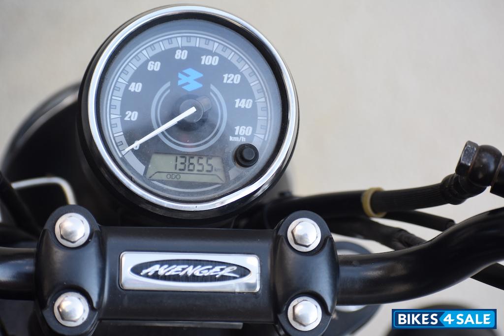 Black Bajaj Avenger Street 220 Black Bajaj Avenger Street 220