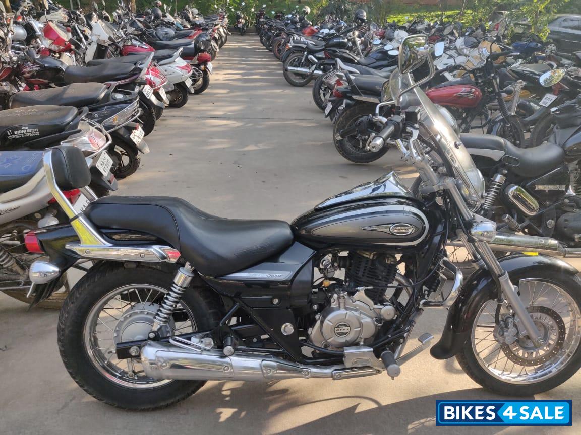 Bajaj Avenger 220 DTS-i