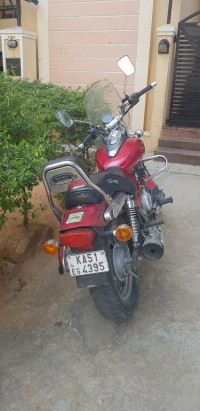 Red Bajaj Avenger 220 DTS-i