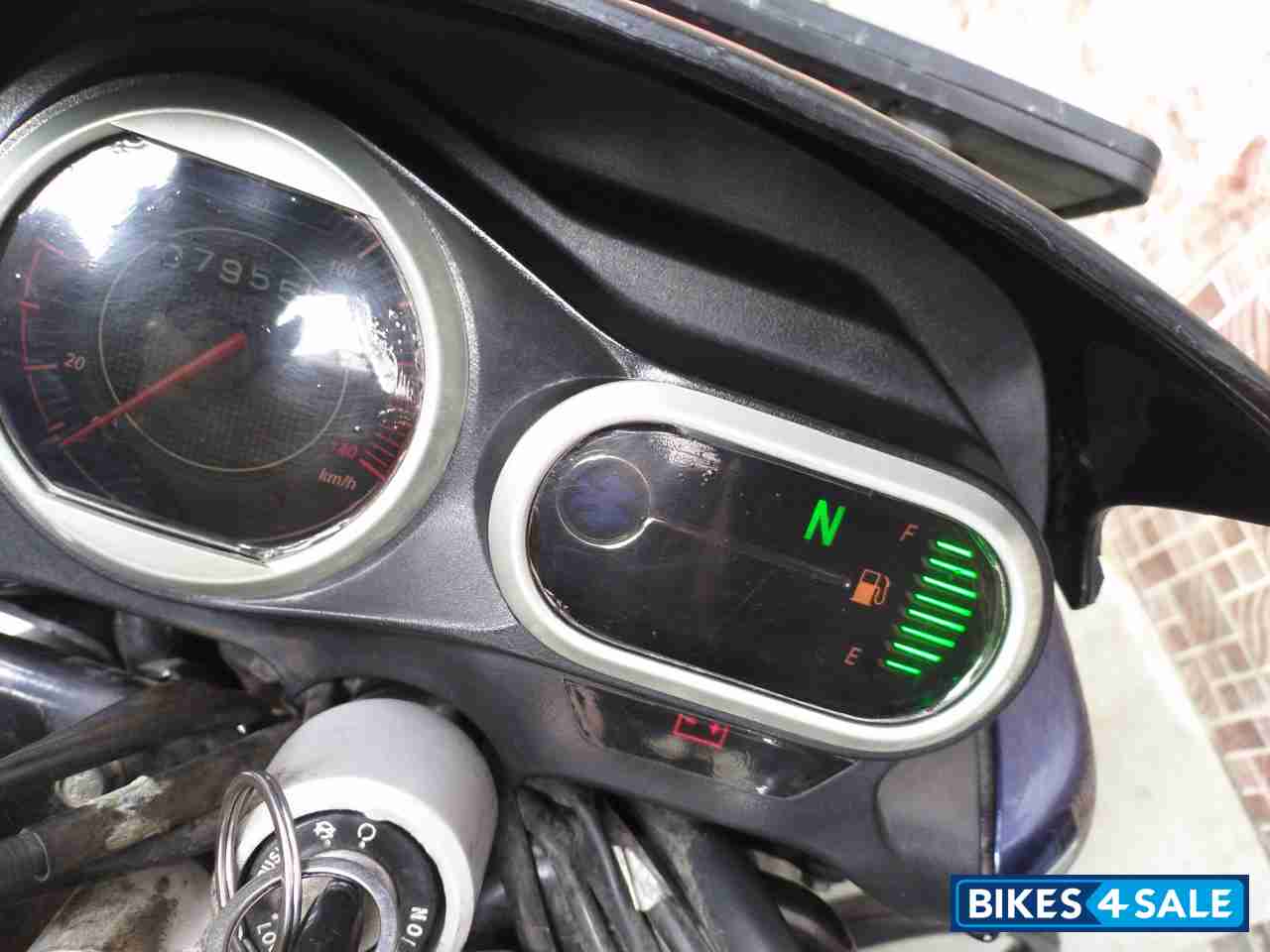 Dark Montego Bl Bajaj V15