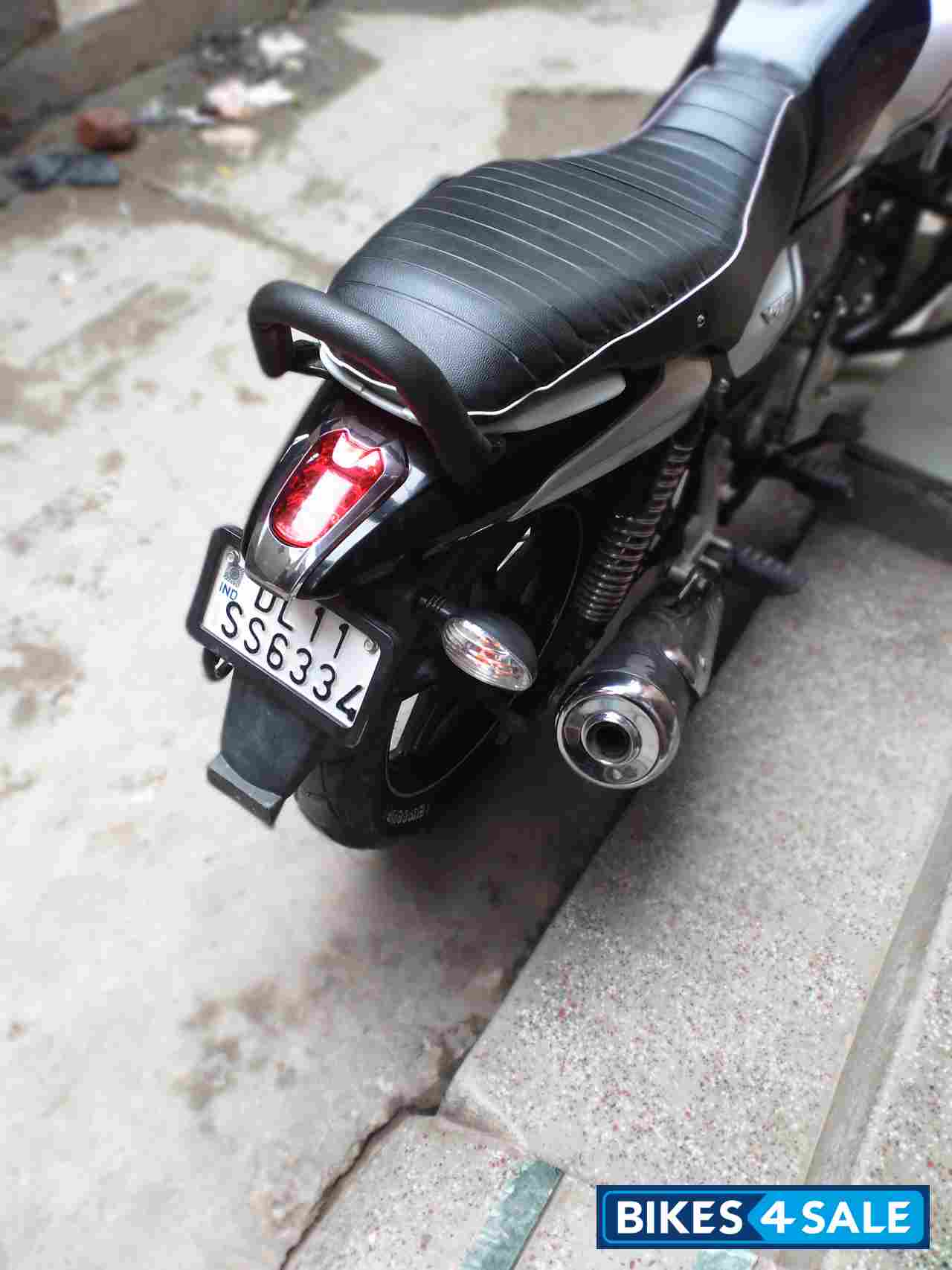 Dark Montego Bl Bajaj V15
