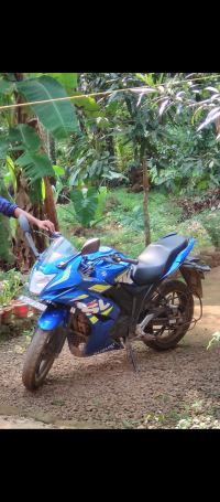 Blue Suzuki Gixxer SF