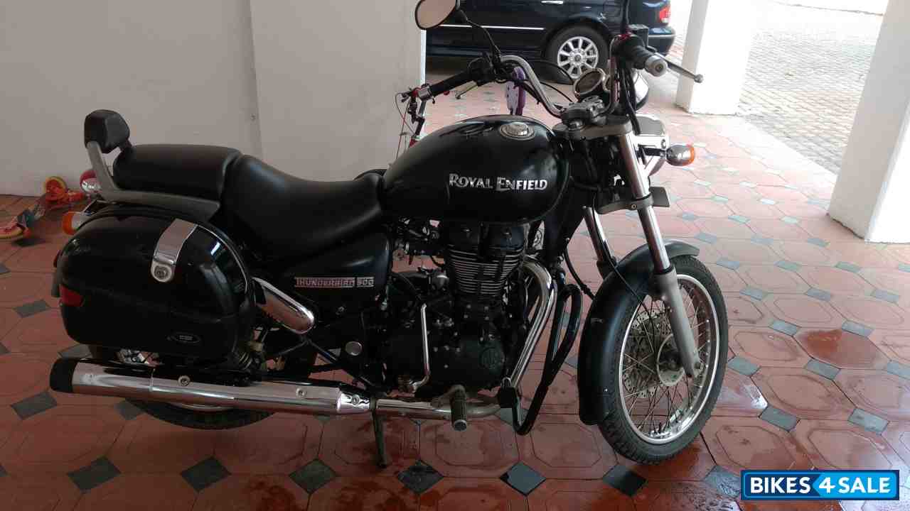 Black Royal Enfield Thunderbird 500