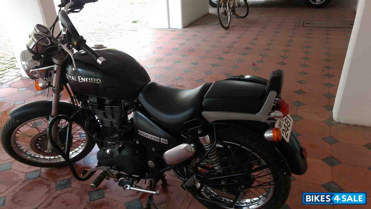 Black Royal Enfield Thunderbird 500