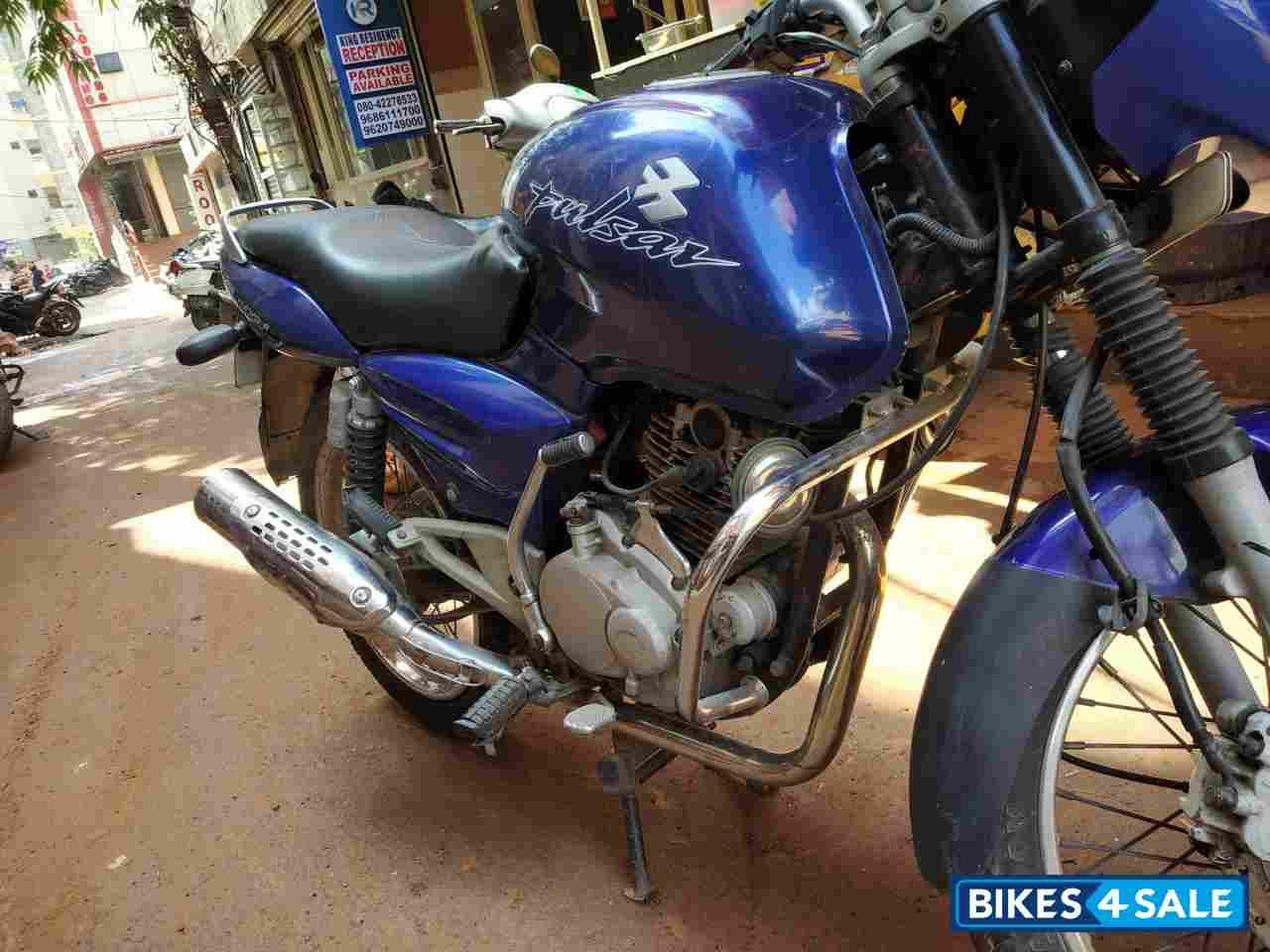 Blue Bajaj Pulsar 180 DTSi
