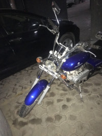 Blue Bajaj Avenger 220 DTS-i