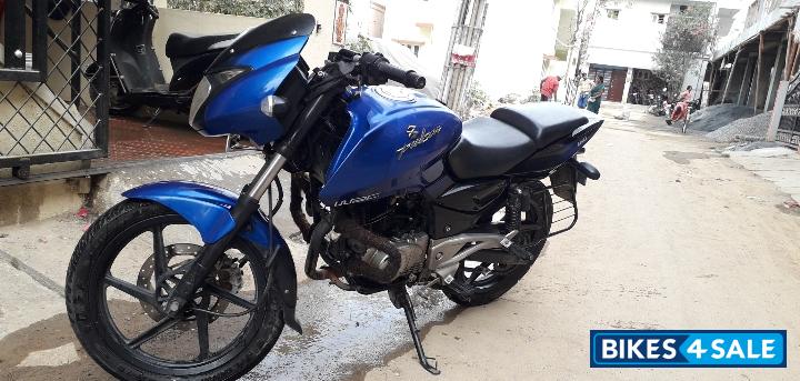 Blue And Black Bajaj Pulsar 180 DTSi