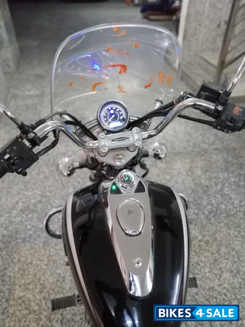 Black Bajaj Avenger Cruise 220