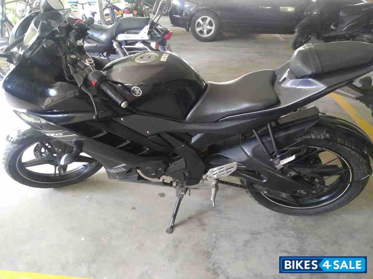 Black Yamaha YZF R15 V2