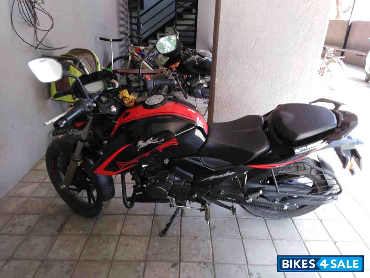 Black Red TVS Apache RTR 200 4V Race Edition 2.0