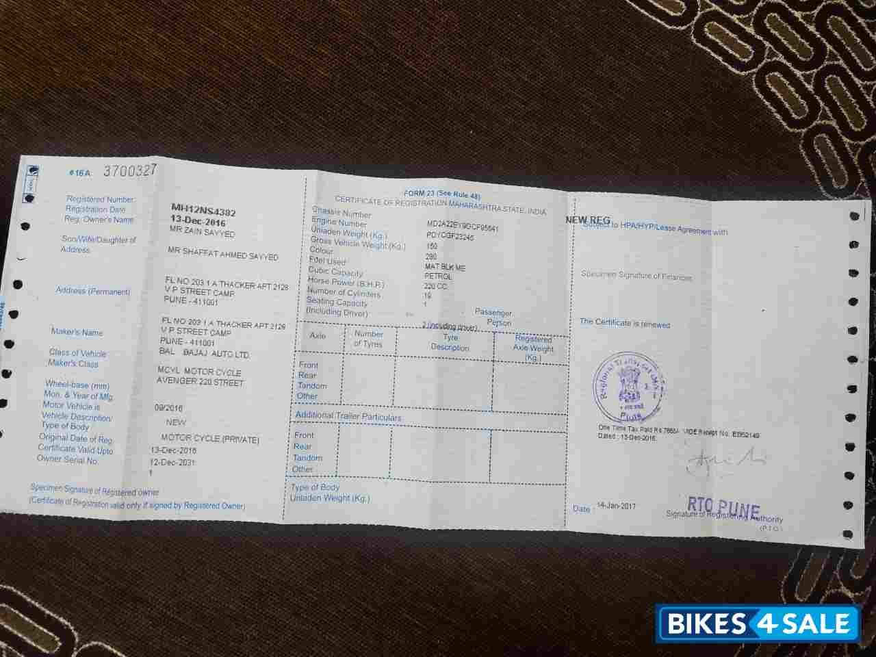 Matte Black Bajaj Avenger Street 220