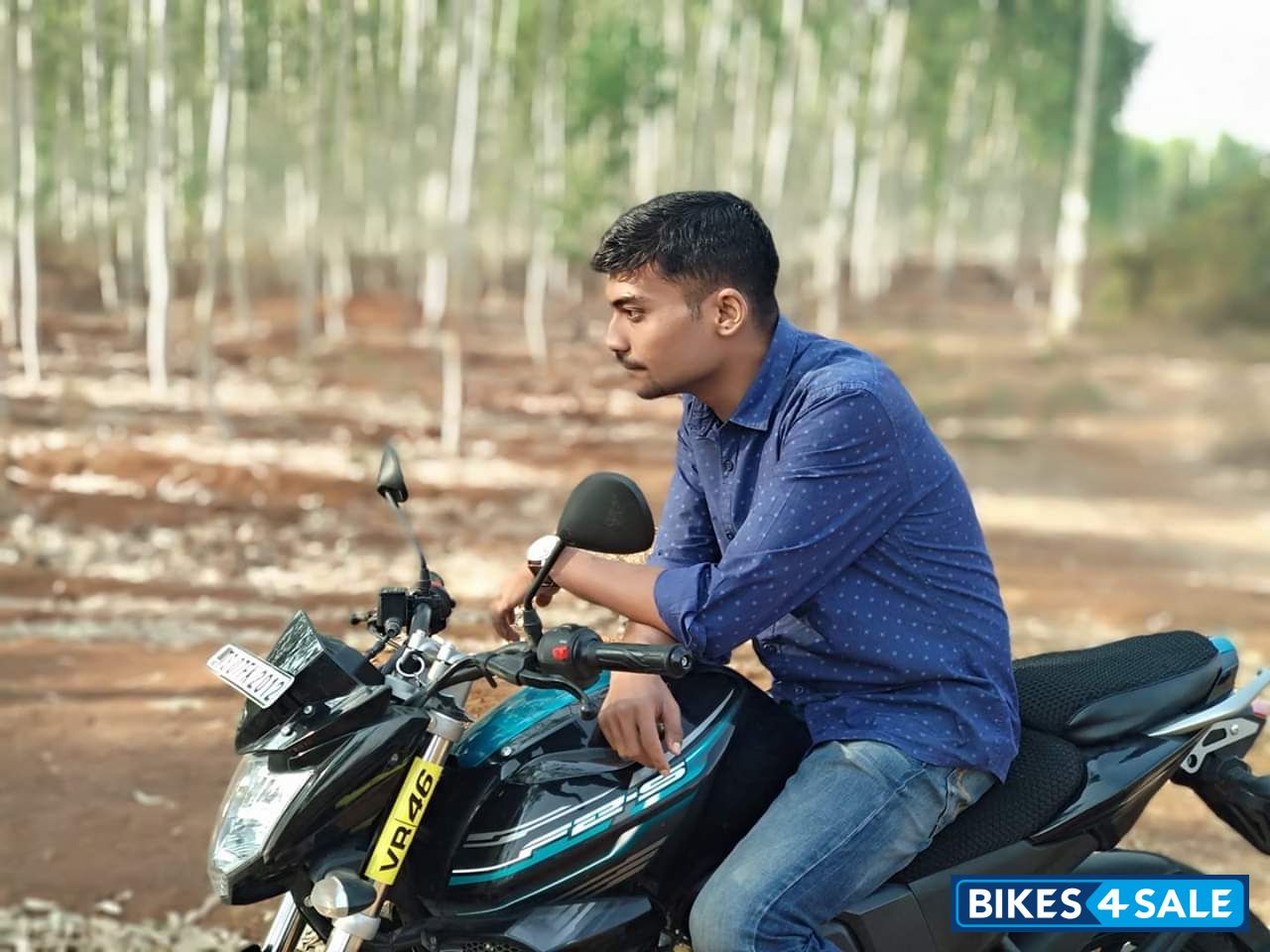 Viper Black (black & Neon Blue Yamaha FZ-S FI V2