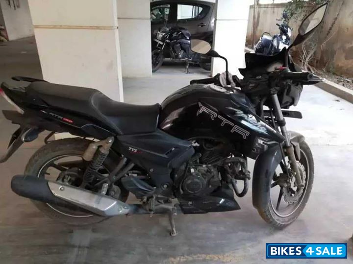 Black TVS Apache RTR 180