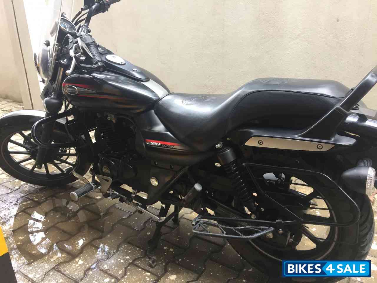 Bajaj Avenger Street 220