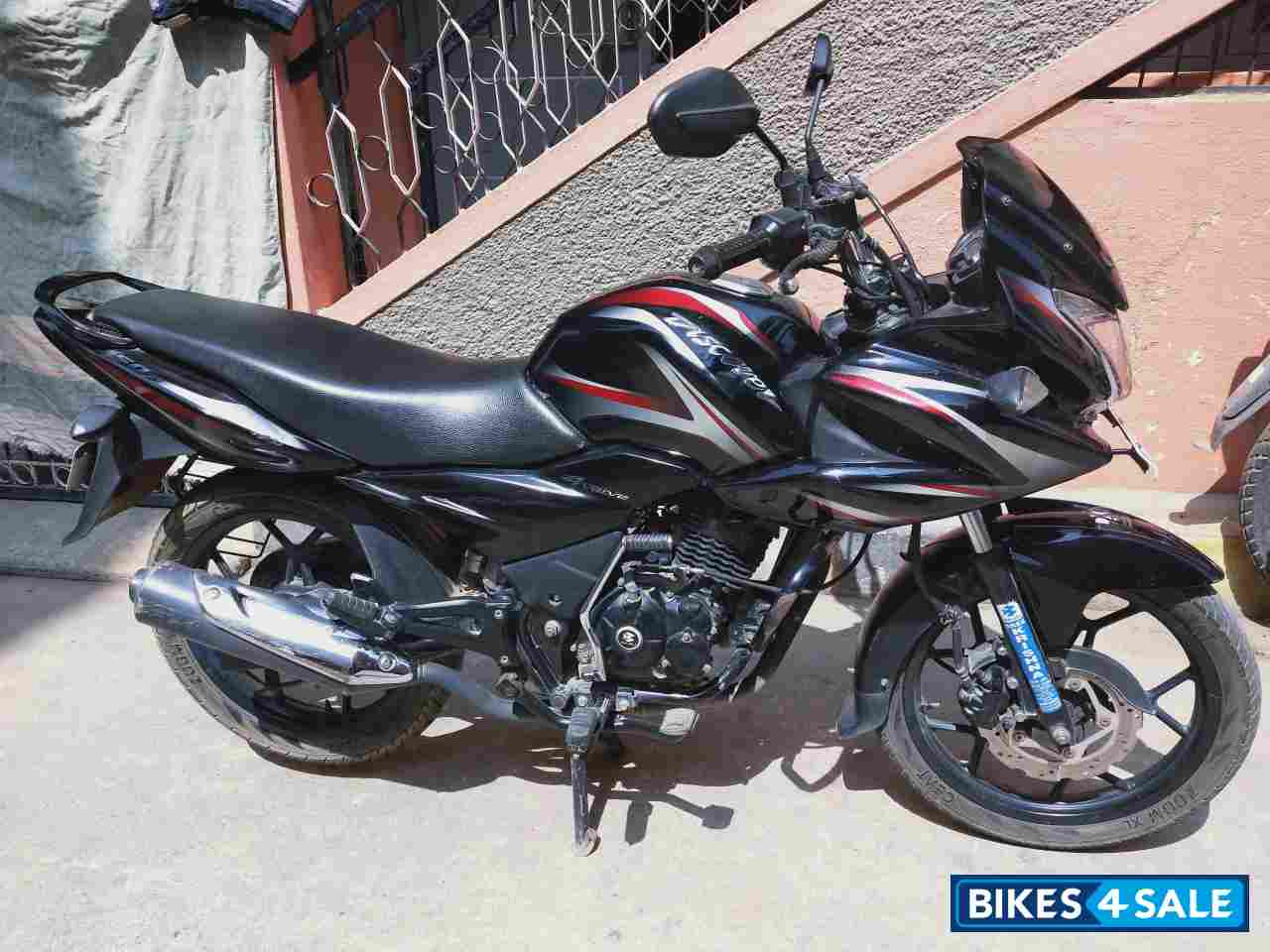 Bajaj Discover 150 F