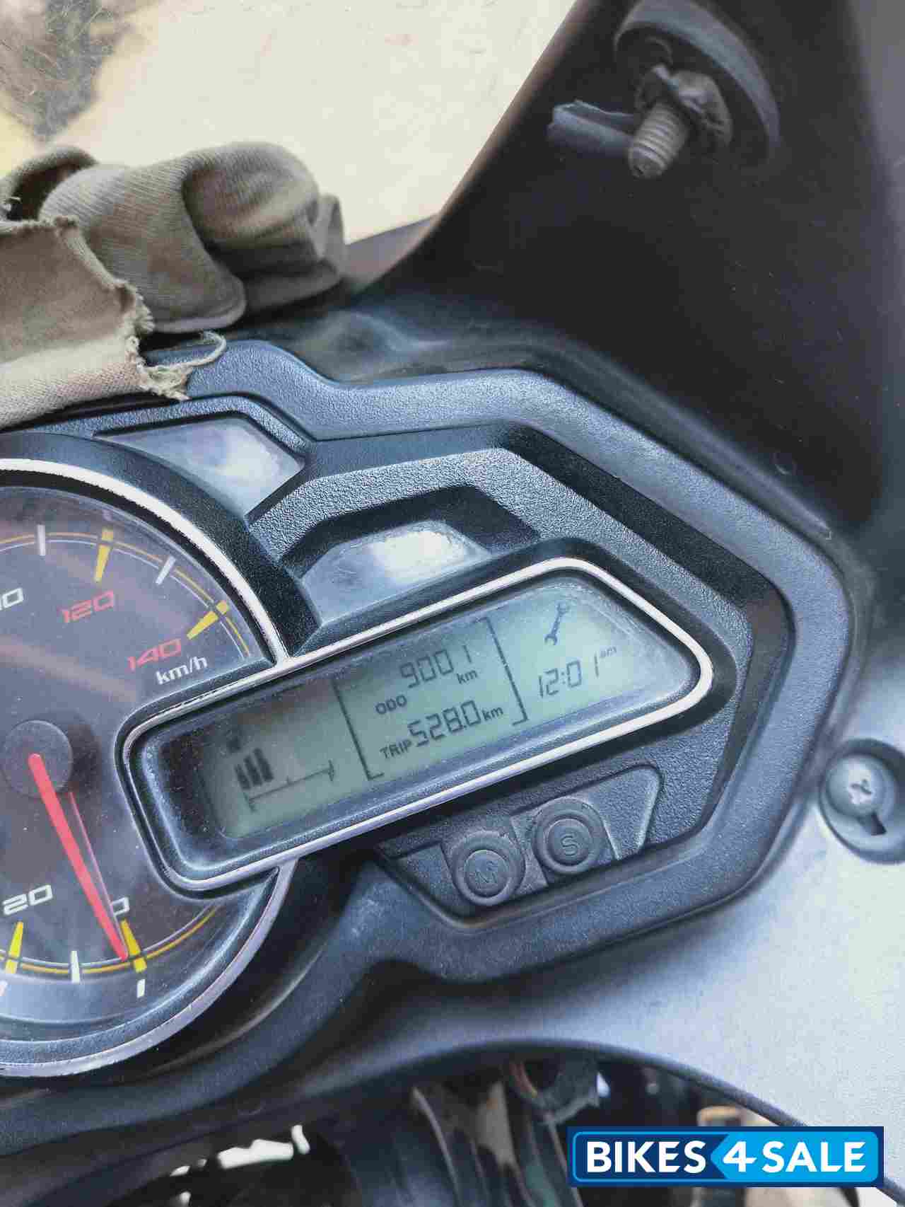 Bajaj Discover 150 F