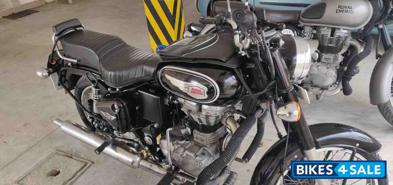 Black Royal Enfield Bullet Standard 500
