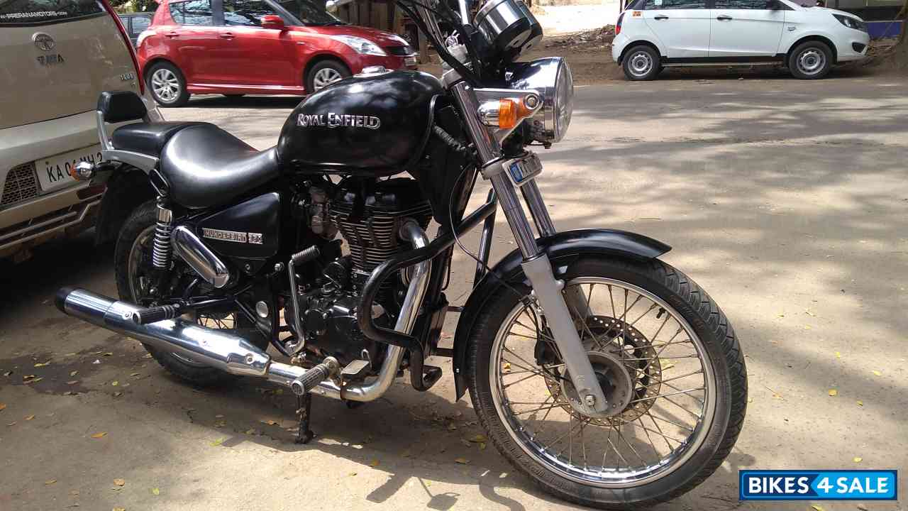 Matt/stone Black Royal Enfield Thunderbird 350 Matt/stone Black Royal Enfield Thunderbird 350