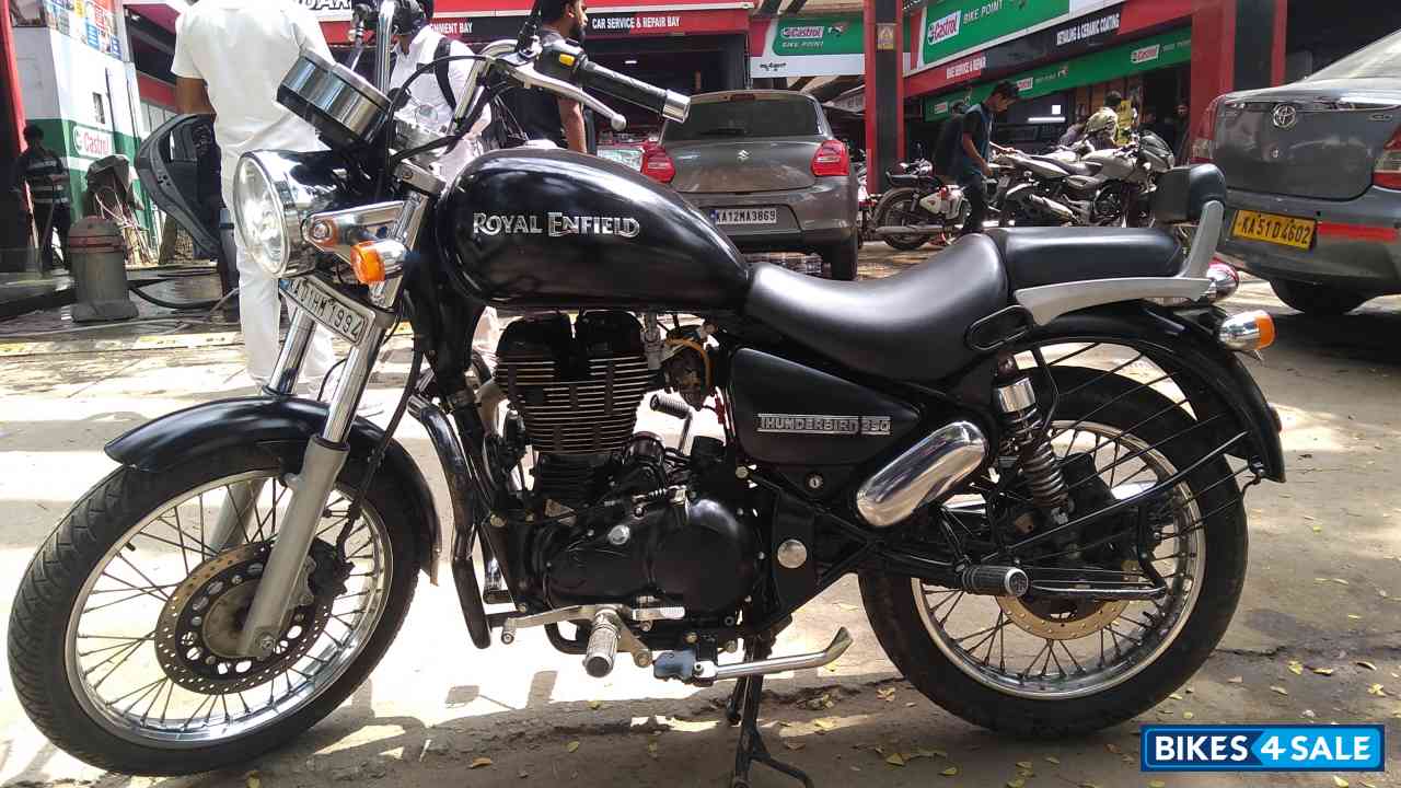 Matt/stone Black Royal Enfield Thunderbird 350 Matt/stone Black Royal Enfield Thunderbird 350