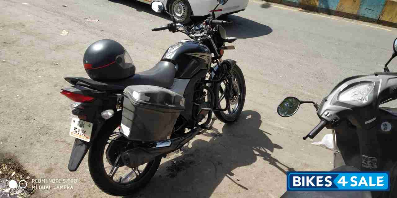 Black Honda CB Shine