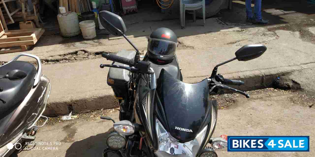 Black Honda CB Shine