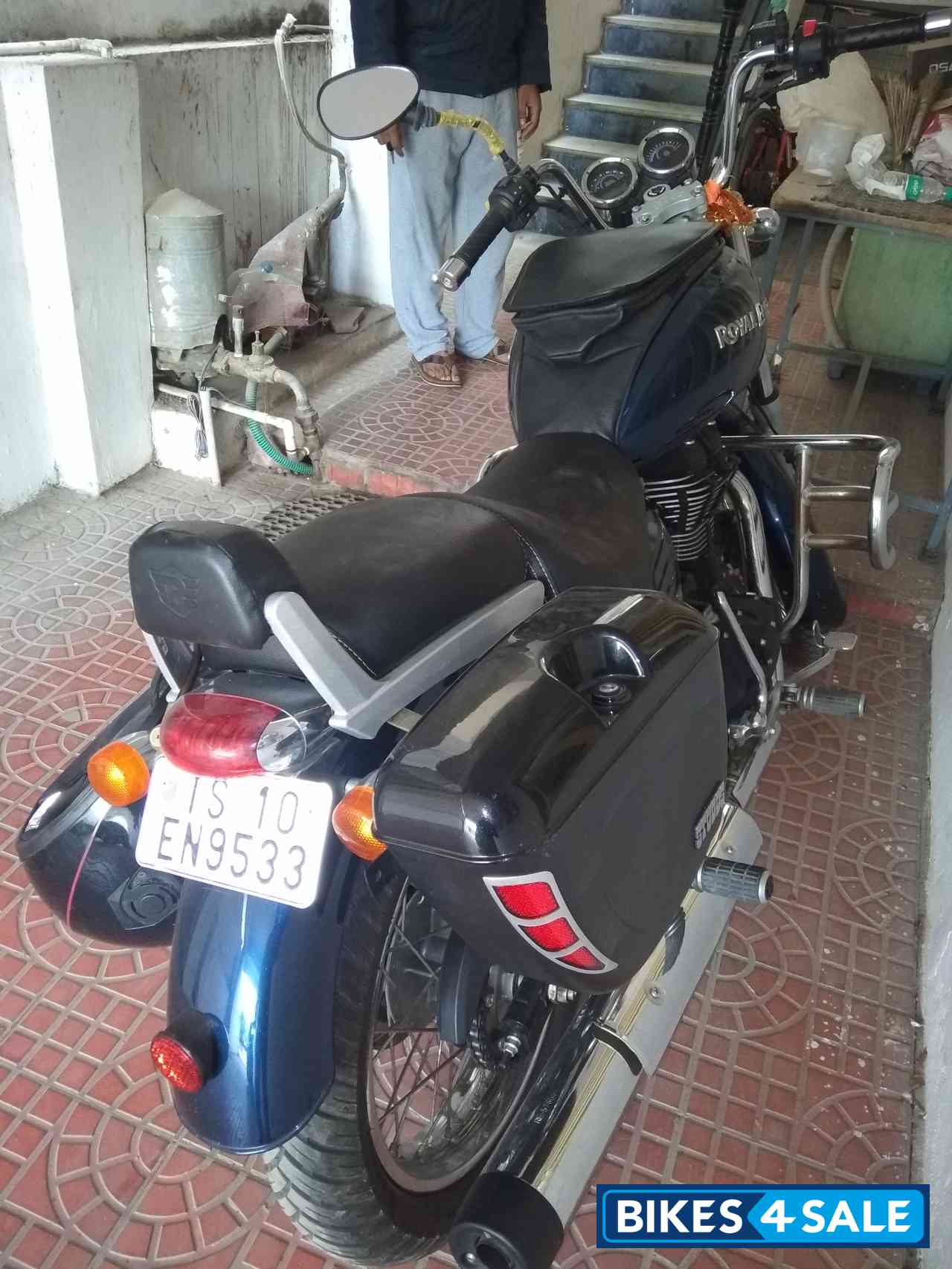 Blue Royal Enfield Thunderbird 350