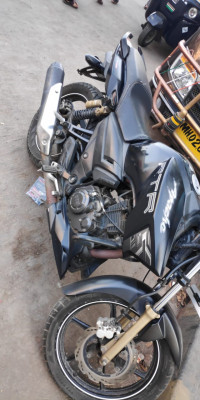 Matt Black TVS Apache RTR 180