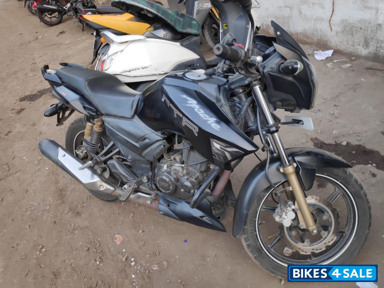 Matt Black TVS Apache RTR 180