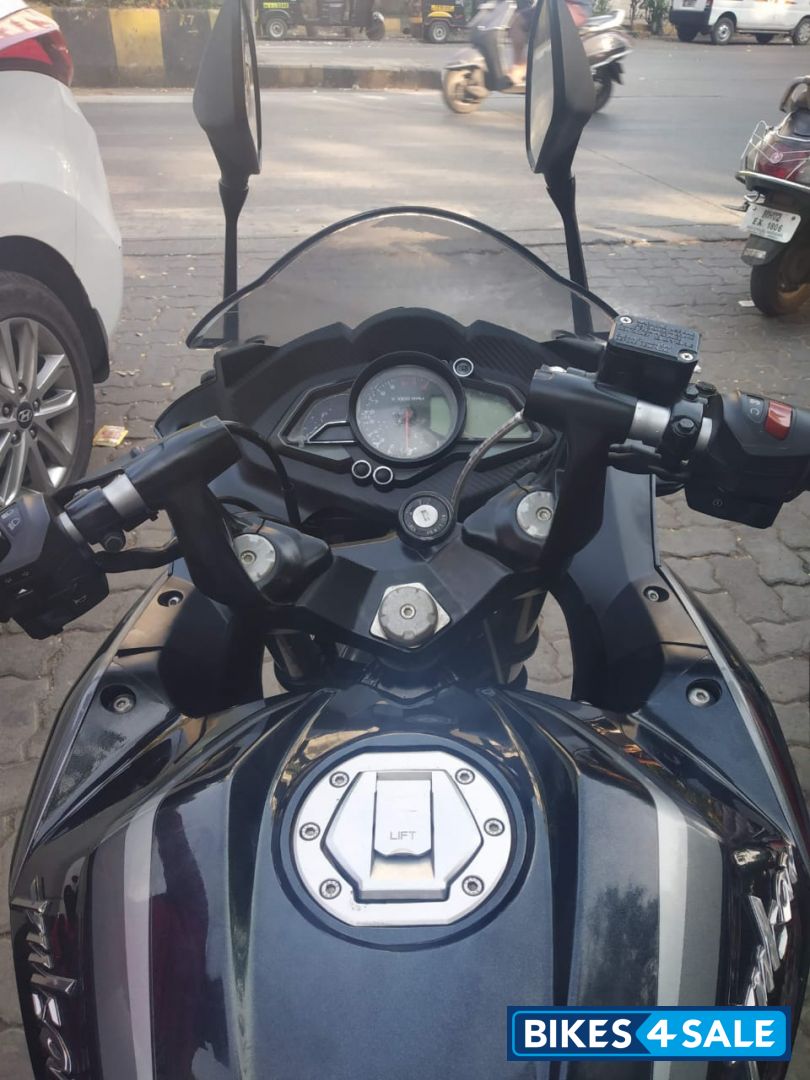 Bajaj Pulsar RS 200 ABS